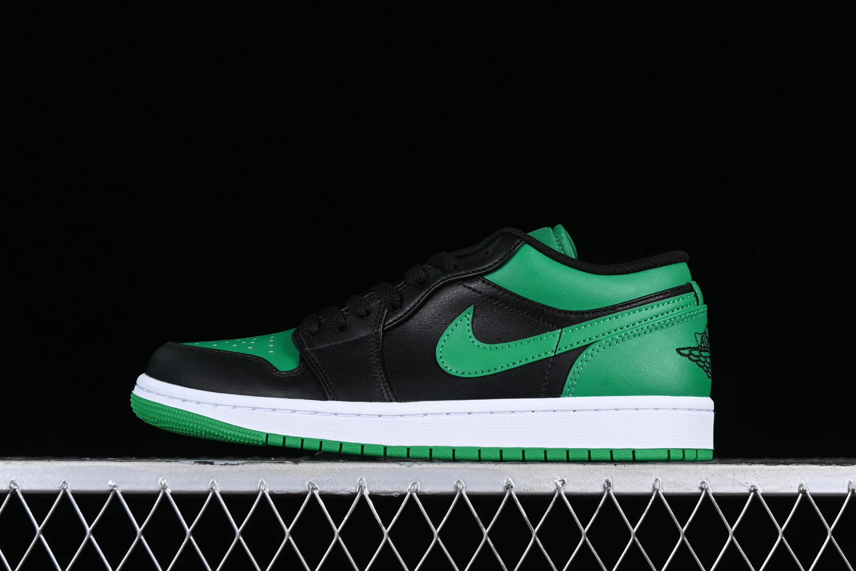 All categories Air Jordan Jordan series basketball shoes Air Jordan 1 Low G version pure original Air Jordan 1 Low "Lucky Green" AJ1 Joe 1 black green low-top basketball shoes 553558-065